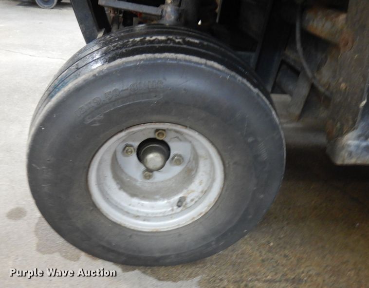 image for item IO9693 1996 Cushman Turf Truckster  utility vehicle