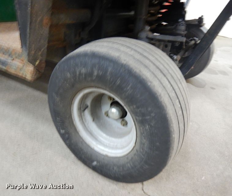 image for item IO9693 1996 Cushman Turf Truckster  utility vehicle