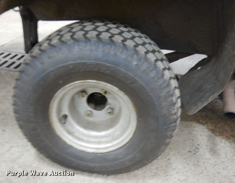 image for item IO9693 1996 Cushman Turf Truckster  utility vehicle