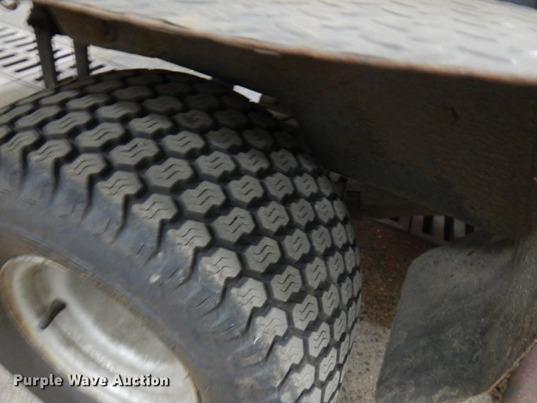 image for item IO9693 1996 Cushman Turf Truckster  utility vehicle