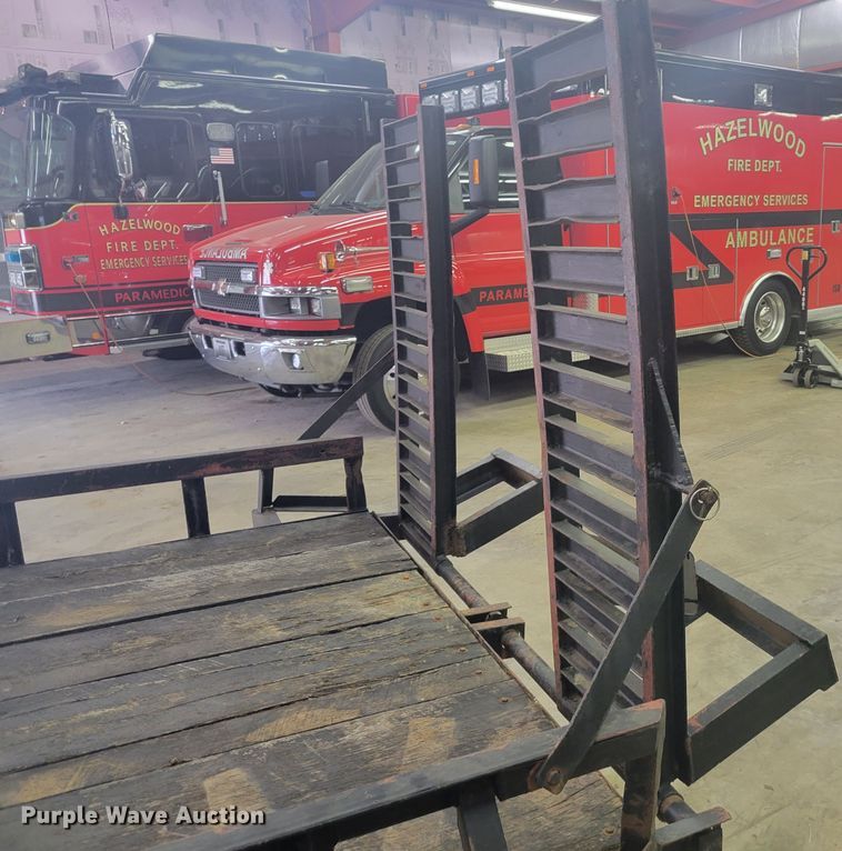 image for item IV9630 1989  Equipment trailer