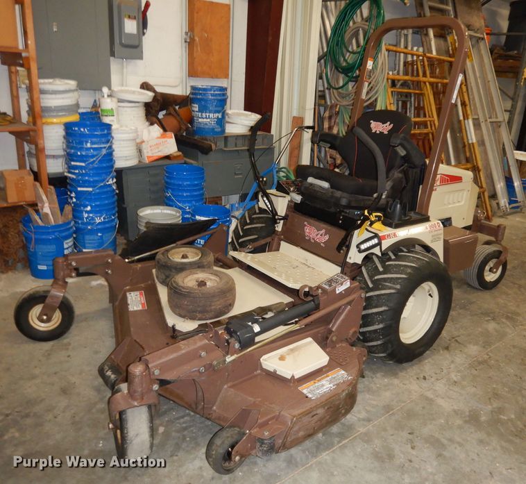 image for item JE9594 Grasshopper 900D  ZTR lawn mower