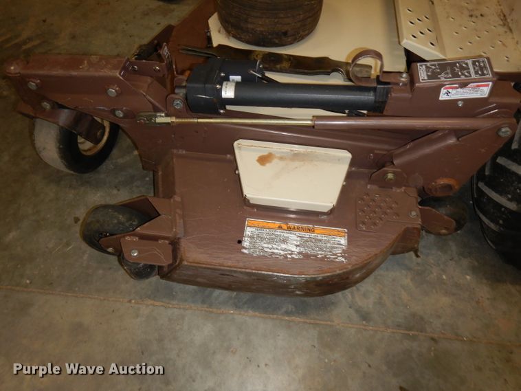 image for item JE9594 Grasshopper 900D  ZTR lawn mower