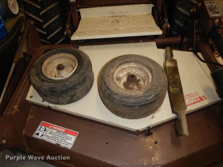 image for item JE9594 Grasshopper 900D  ZTR lawn mower