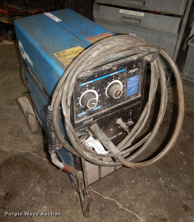 image for item JE9656 Miller Millermatic 250  welder