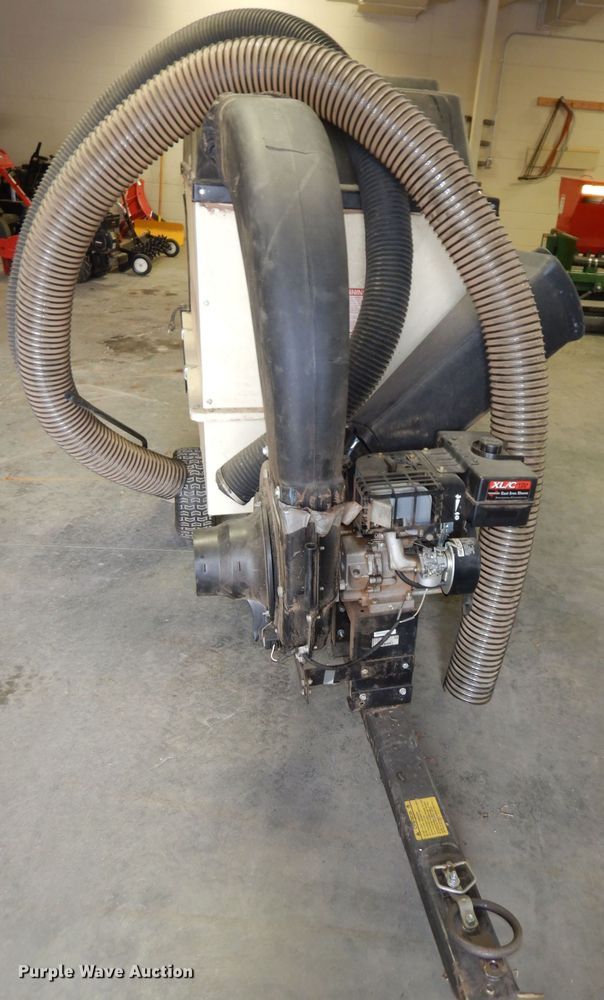 image for item JE9687 Agri-Fab HD 1000 lawn vacuum