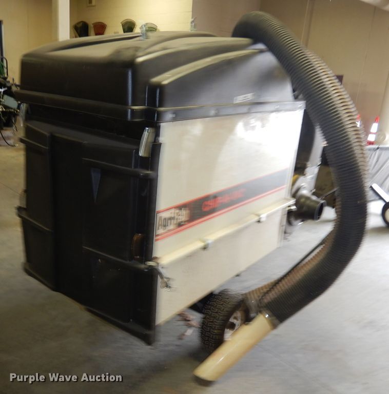 image for item JE9687 Agri-Fab HD 1000 lawn vacuum