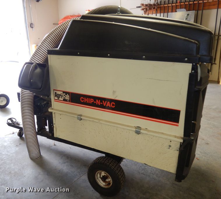 image for item JE9687 Agri-Fab HD 1000 lawn vacuum