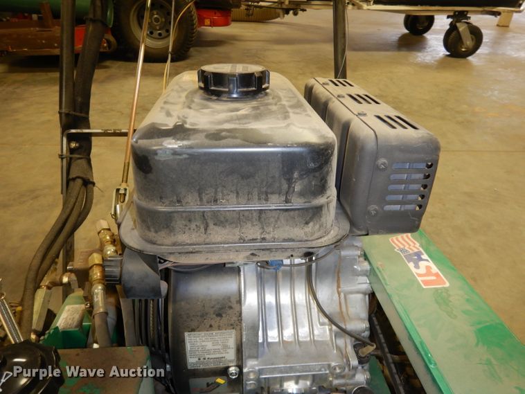 image for item JE9691 2006 Lesco Commercial Plus seeder