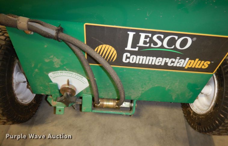 image for item JE9691 2006 Lesco Commercial Plus seeder