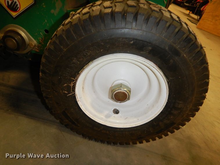image for item JE9691 2006 Lesco Commercial Plus seeder