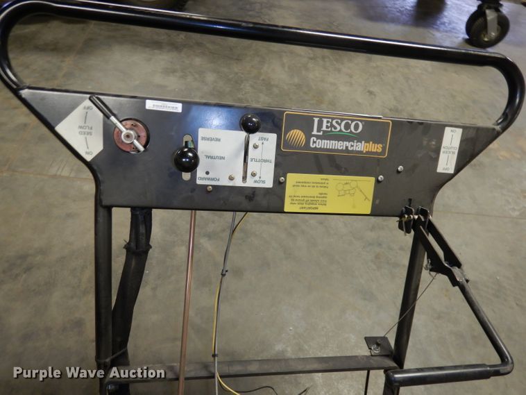 image for item JE9691 2006 Lesco Commercial Plus seeder