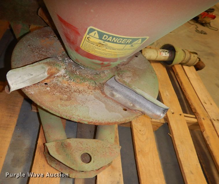 image for item JE9693 Cosmo 500 spreader