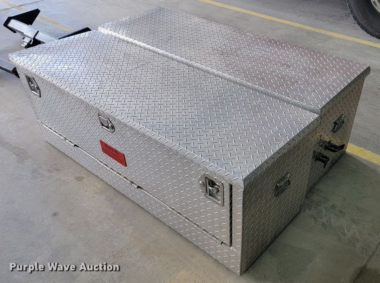 image for item JE9866 (2) tool boxes