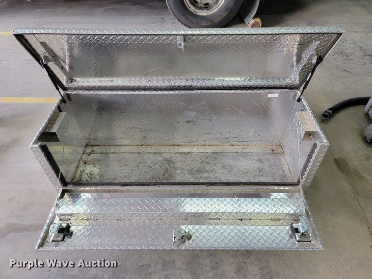 image for item JE9866 (2) tool boxes