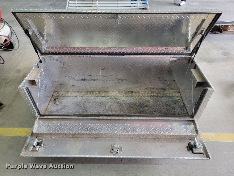 image for item JE9866 (2) tool boxes