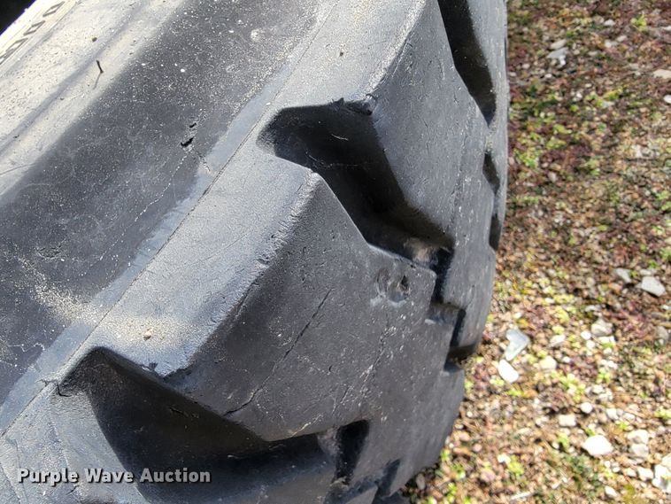 image for item JE9870 (3) tires