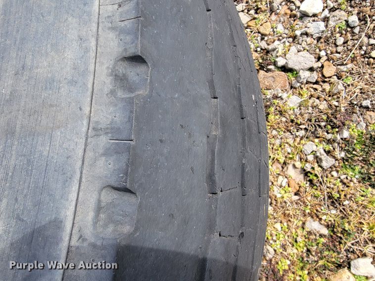 image for item JE9870 (3) tires