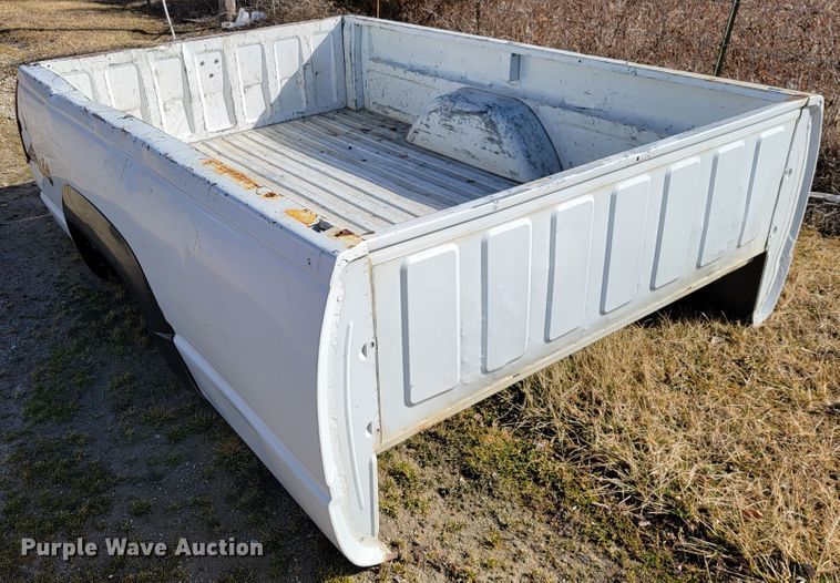 image for item JE9871 Chevrolet 3500  pickup bed