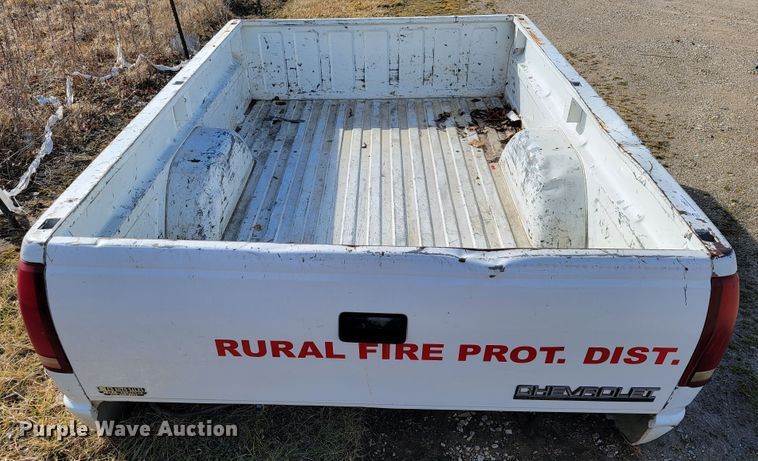 image for item JE9871 Chevrolet 3500  pickup bed