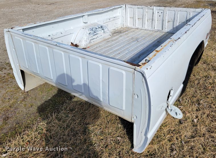 image for item JE9871 Chevrolet 3500  pickup bed