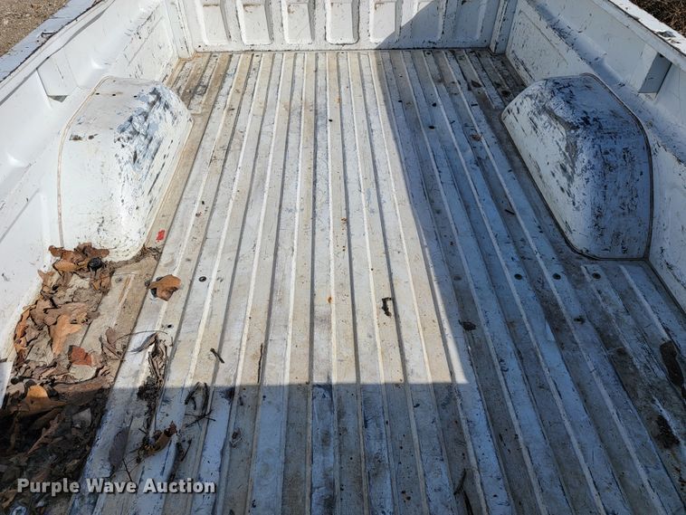 image for item JE9871 Chevrolet 3500  pickup bed