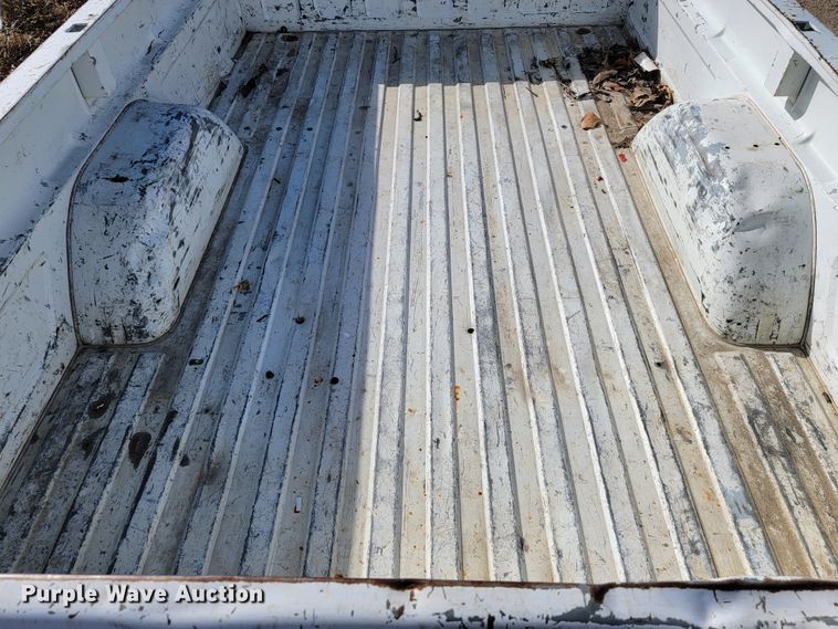 image for item JE9871 Chevrolet 3500  pickup bed