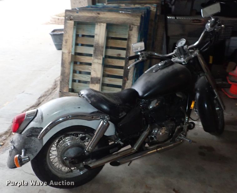 image for item JT9896 2000 Honda VT750CD2  motorcycle