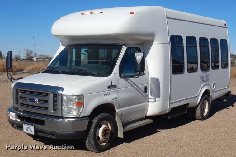 image for item KE9305 2010 Ford Econoline E450  shuttle bus