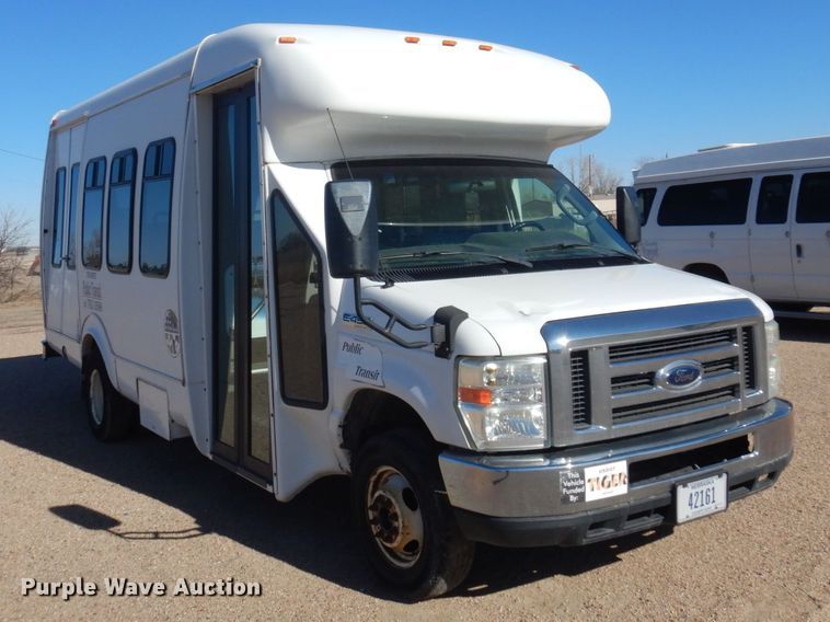 image for item KE9305 2010 Ford Econoline E450  shuttle bus