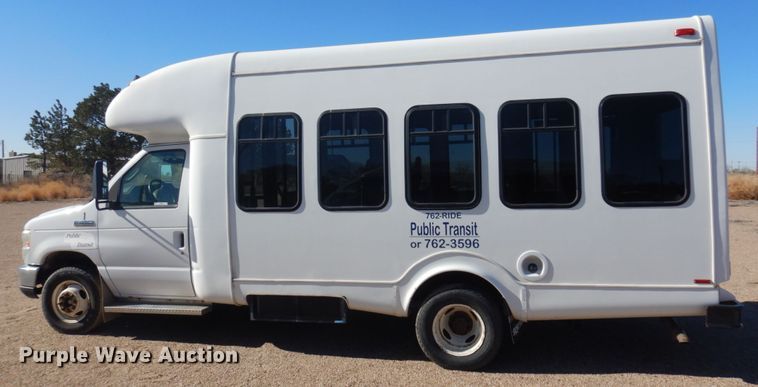image for item KE9305 2010 Ford Econoline E450  shuttle bus