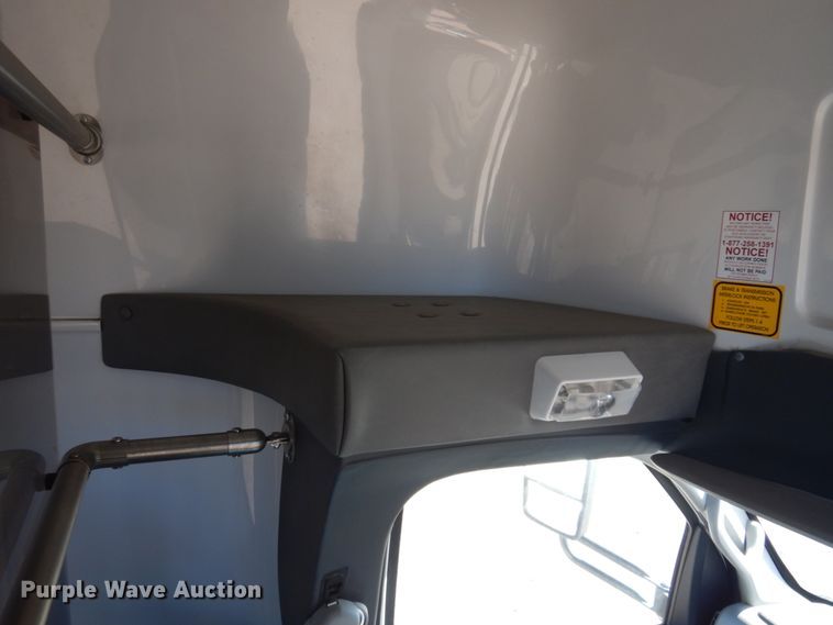 image for item KE9305 2010 Ford Econoline E450  shuttle bus