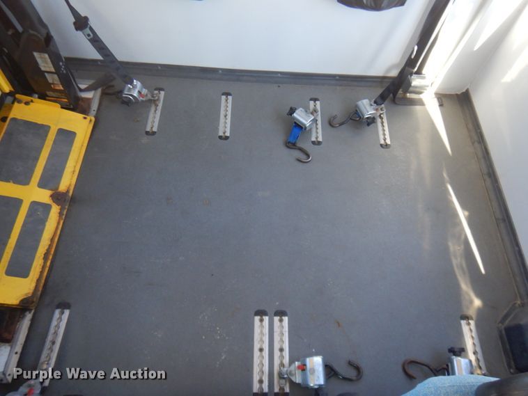 image for item KE9305 2010 Ford Econoline E450  shuttle bus