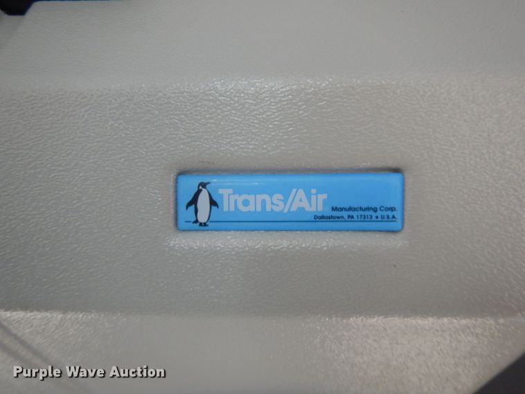 image for item KE9305 2010 Ford Econoline E450  shuttle bus