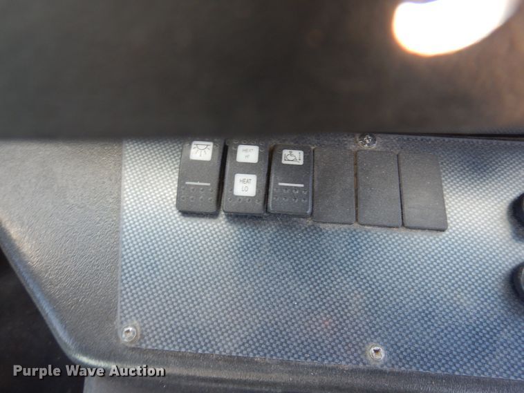 image for item KE9305 2010 Ford Econoline E450  shuttle bus