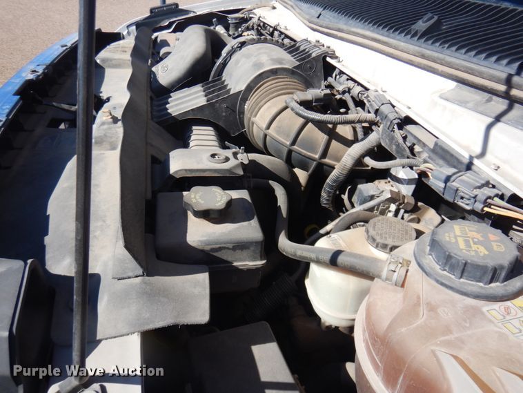 image for item KE9305 2010 Ford Econoline E450  shuttle bus