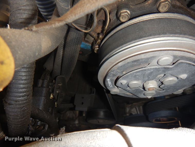 image for item KE9305 2010 Ford Econoline E450  shuttle bus