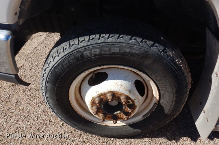 image for item KE9305 2010 Ford Econoline E450  shuttle bus