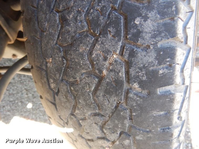 image for item KE9305 2010 Ford Econoline E450  shuttle bus