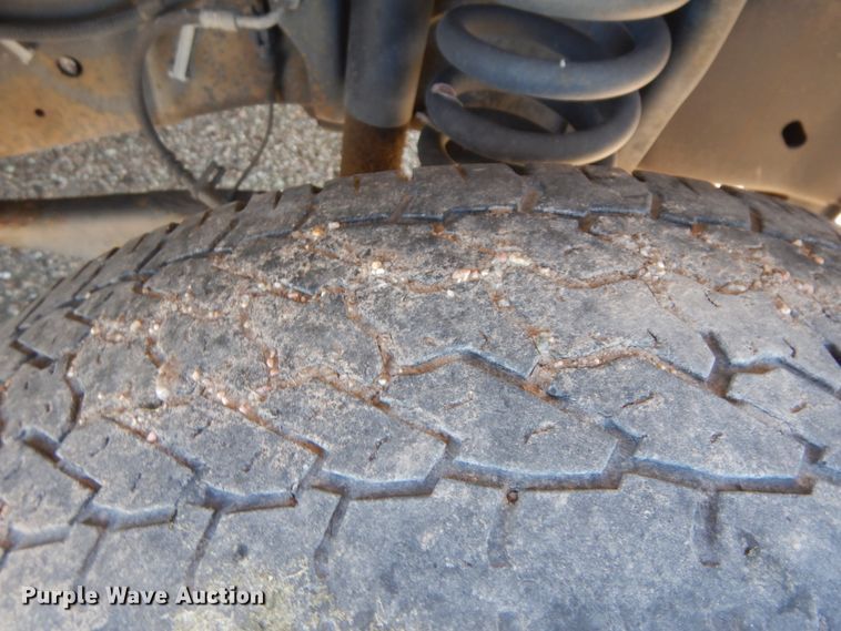 image for item KE9305 2010 Ford Econoline E450  shuttle bus