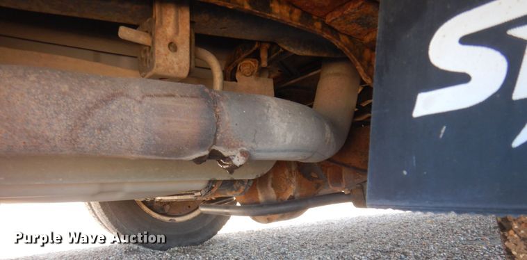 image for item KE9305 2010 Ford Econoline E450  shuttle bus