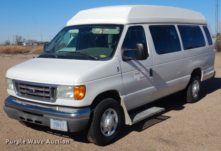 image for item KE9306 2004 Ford E350 XLT Super Duty  handicap accessible van