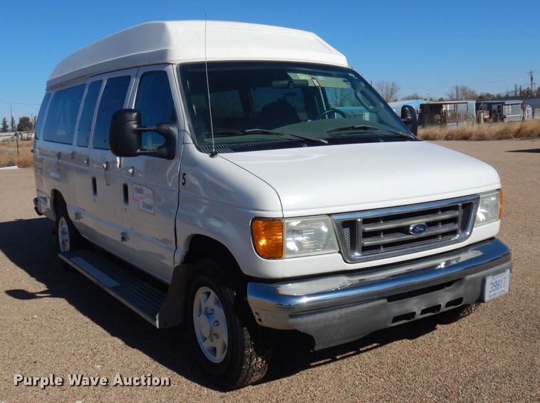 image for item KE9306 2004 Ford E350 XLT Super Duty  handicap accessible van