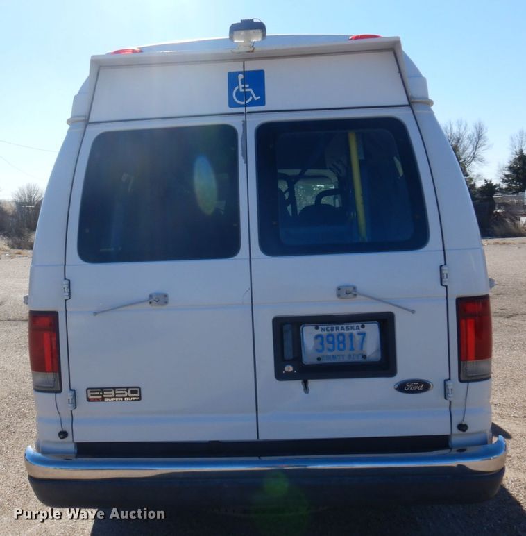 image for item KE9306 2004 Ford E350 XLT Super Duty  handicap accessible van