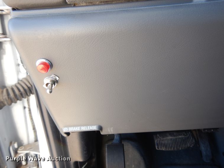 image for item KE9306 2004 Ford E350 XLT Super Duty  handicap accessible van