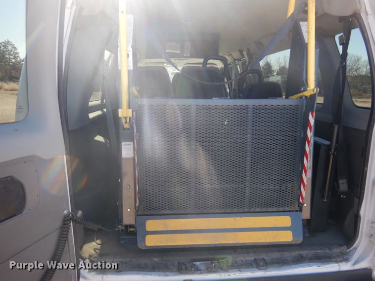 image for item KE9306 2004 Ford E350 XLT Super Duty  handicap accessible van