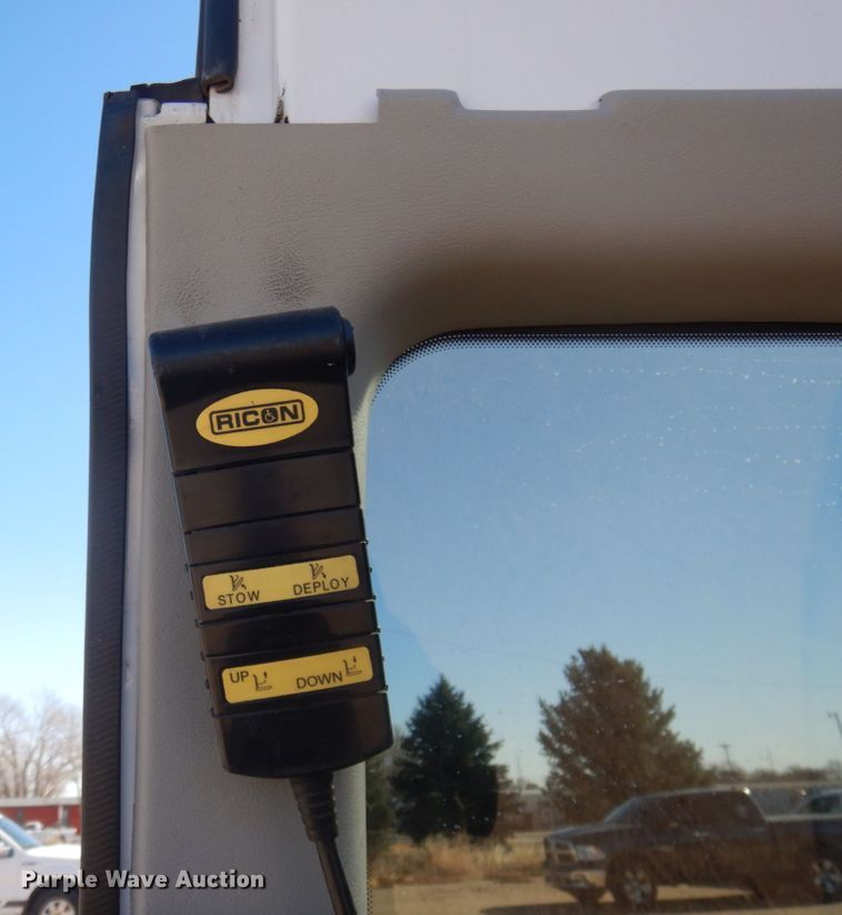 image for item KE9306 2004 Ford E350 XLT Super Duty  handicap accessible van