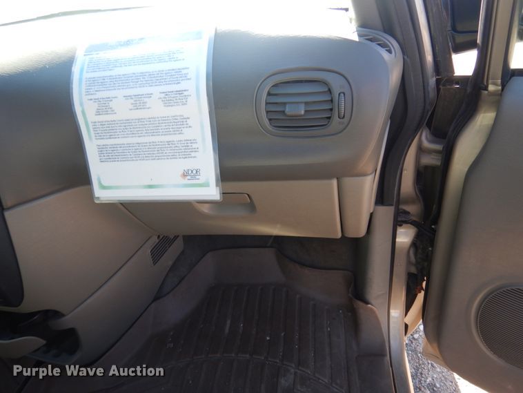 image for item KE9307 2004 Dodge Grand Caravan  van