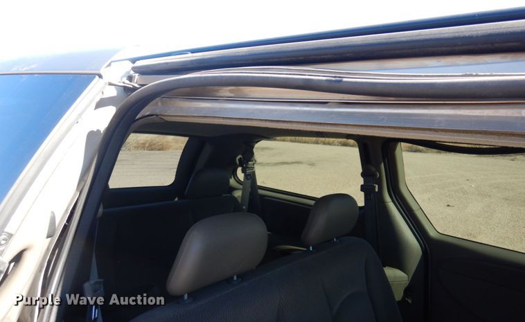 image for item KE9307 2004 Dodge Grand Caravan  van