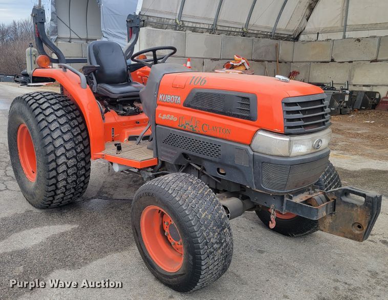 image for item KH9768 2006 Kubota L3830D  MFWD tractor